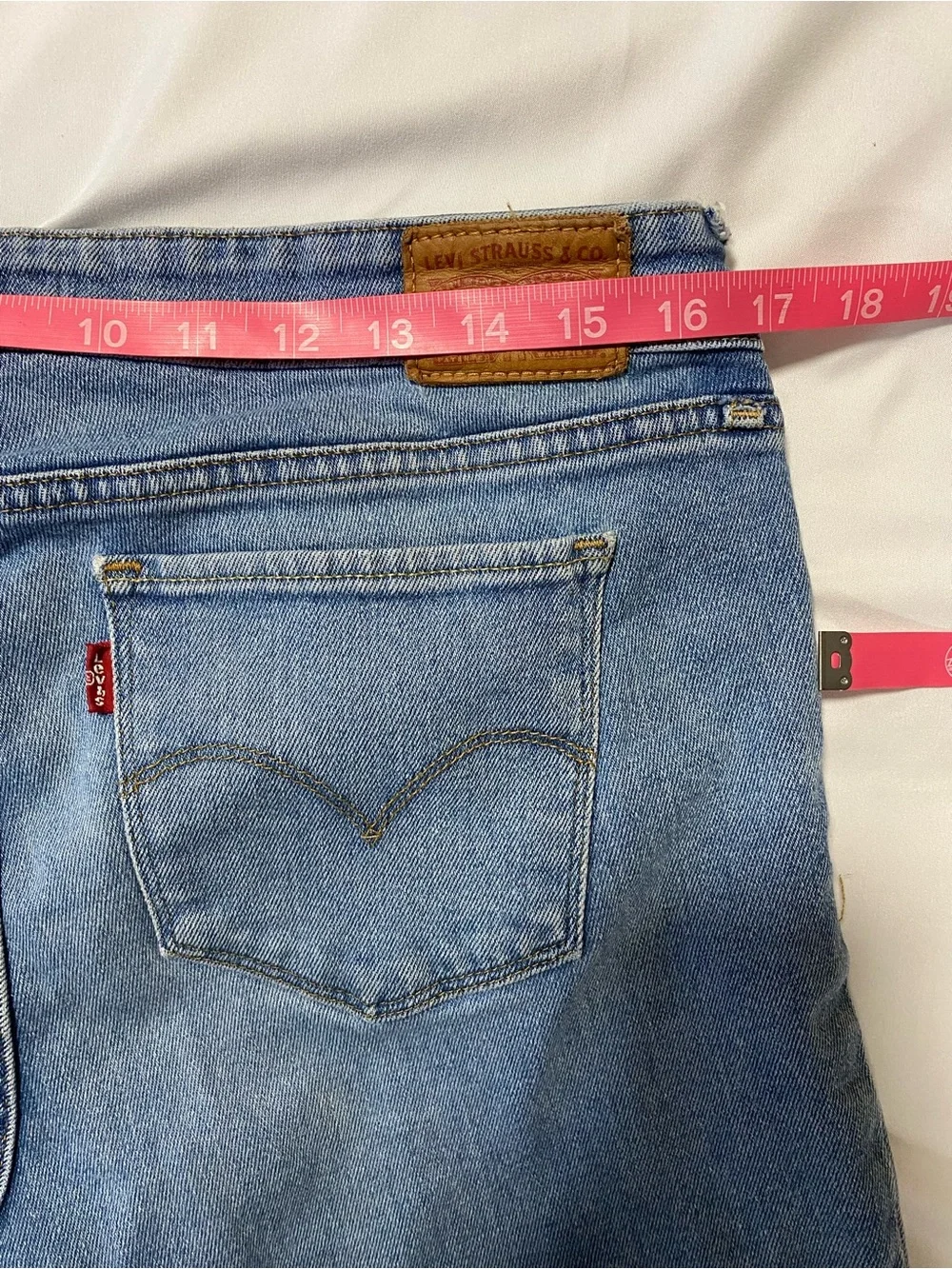 711 Levi’s Women's Medium Blue Skinny Jeans